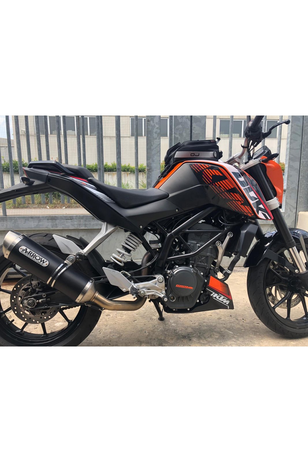 Borsa serbatoio moto OJ ROOKIE piccola ma capiente - OnTheRoad.shop - OJ