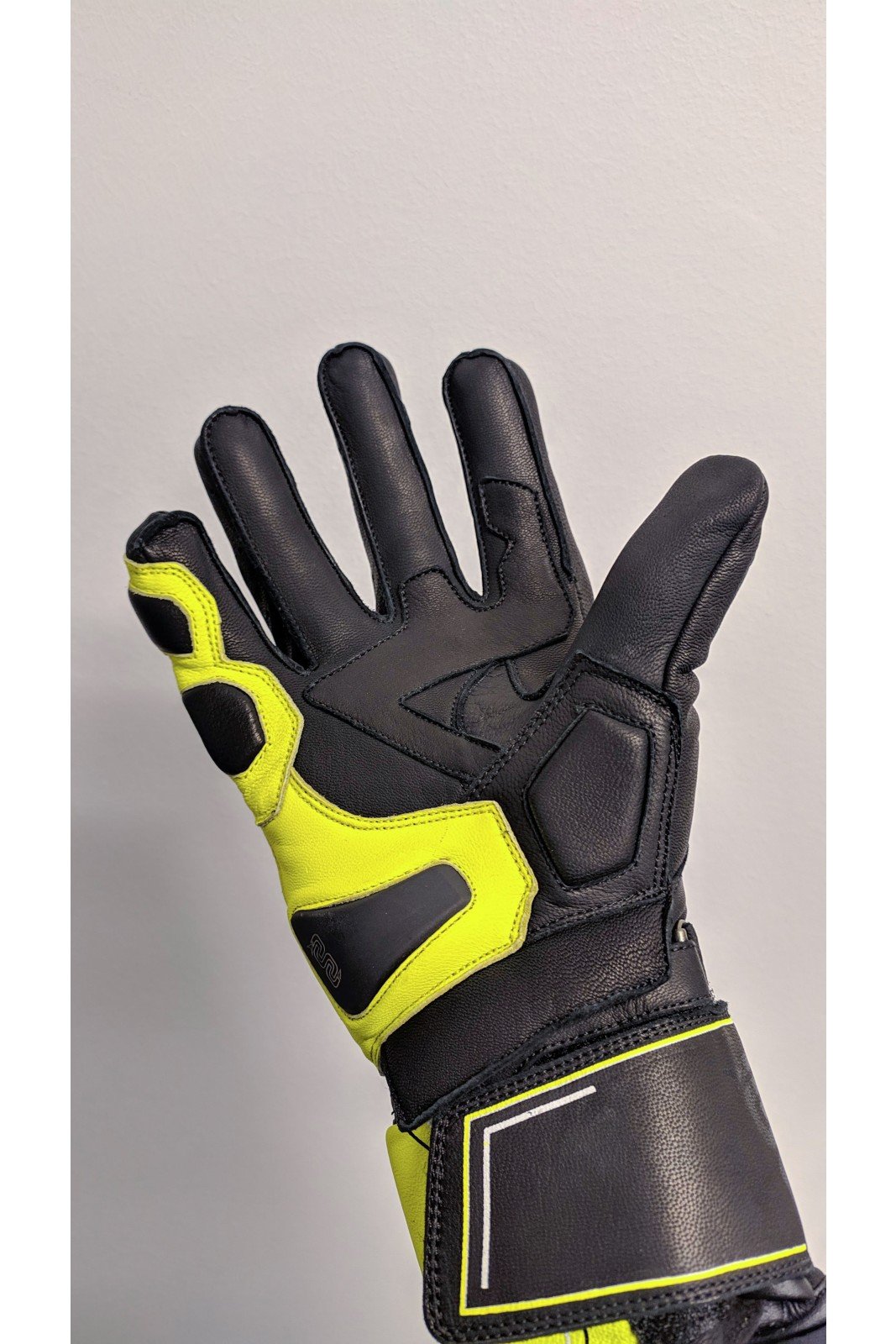 Guanti 4 stagioni OJ SLEEK in pelle con protezioni, nero giallo fluo - OnTheRoad.shop - OJ